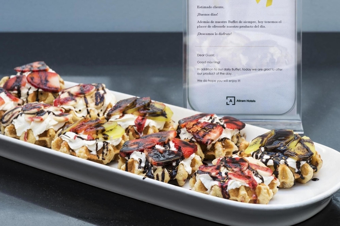 Imagen del bar/restaurante del Hotel Oriente Atiram. Foto 2