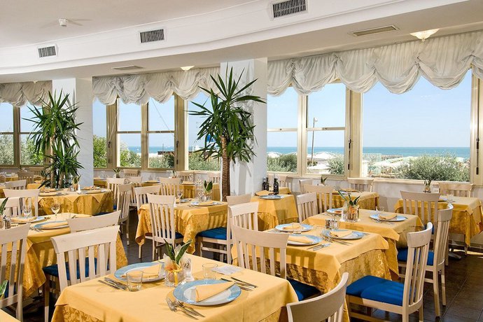 Imagen del bar/restaurante del Hotel Oriente, Cervia. Foto 11