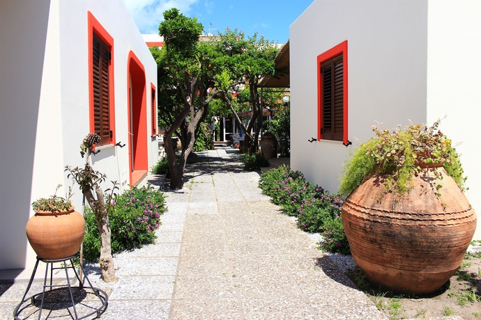 Imagen de los exteriores del Hotel Oriente, Lipari. Foto 8