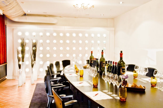 Imagen de los interiores del Hotel Original Sokos Albert. Foto 13