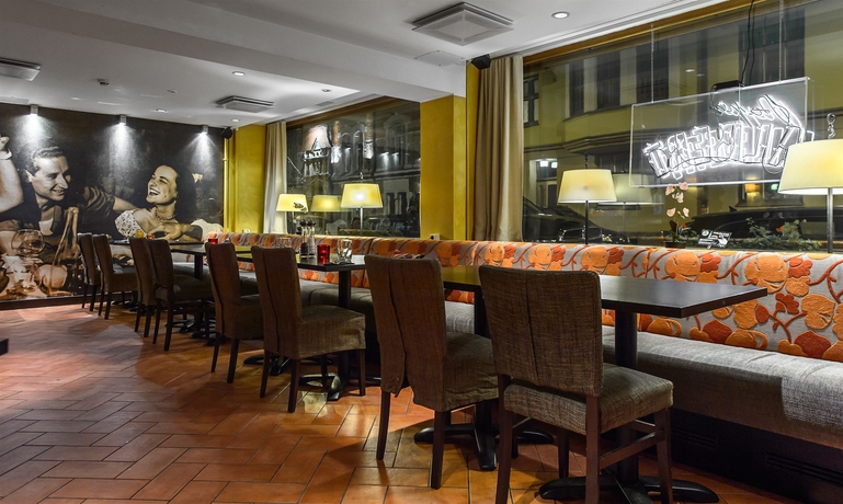 Imagen del bar/restaurante del Hotel Original Sokos Albert. Foto 3