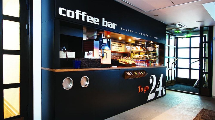 Imagen del bar/restaurante del Hotel Original Sokos Villa. Foto 5