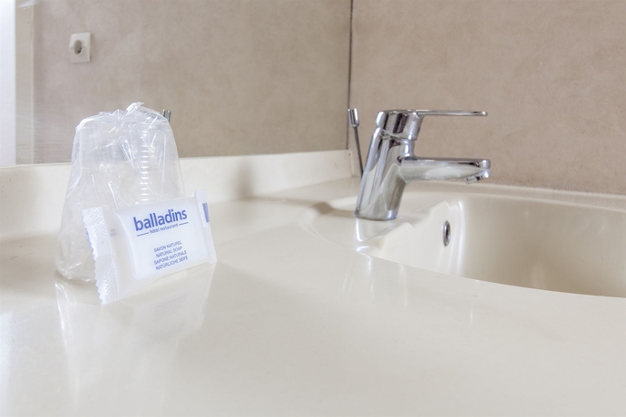 Imagen de la habitación del Hotel Originals Arras Sud. Foto 8