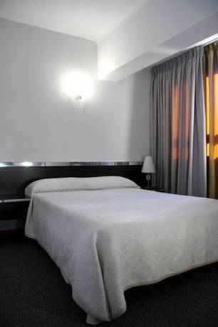 Imagen de la habitación del Hotel Oriol. Foto 11