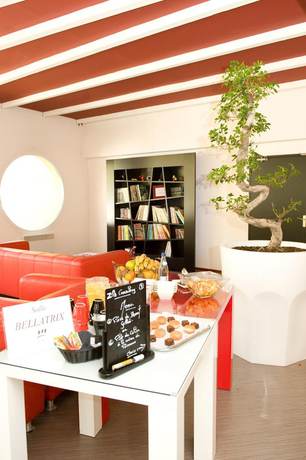 Imagen del bar/restaurante del Hotel Orion, Amn&eacute;ville. Foto 4