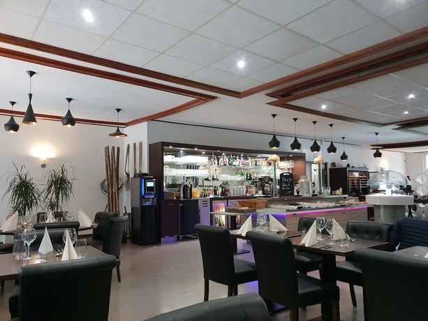 Imagen del bar/restaurante del Hotel Orion, Amn&eacute;ville. Foto 5