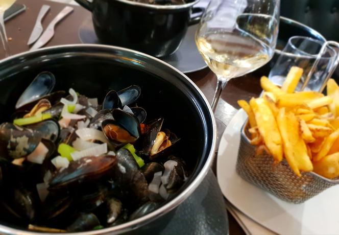 Imagen del bar/restaurante del Hotel Orion, Amn&eacute;ville. Foto 6