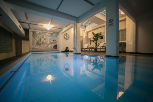 Imagen de la piscina del Hotel Orion, Gante. Foto 9