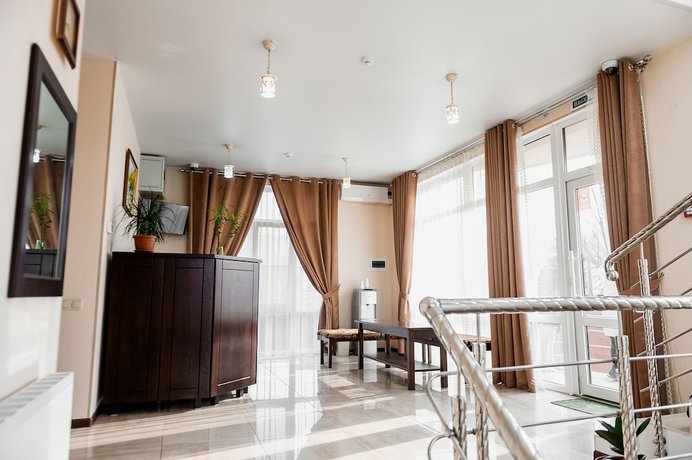 Imagen de los interiores del Hotel Orion Plus. Foto 18