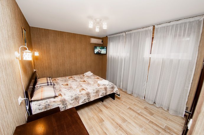 Imagen de la habitación del Hotel Orion Plus. Foto 10