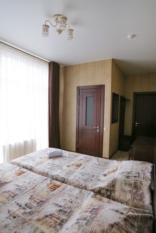Imagen de la habitación del Hotel Orion Plus. Foto 11