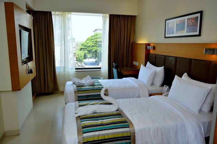 Imagen de la habitación del Hotel Orion Premiere. Foto 6
