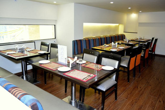 Imagen del bar/restaurante del Hotel Orion Premiere. Foto 3