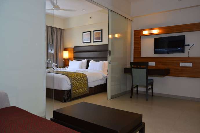 Imagen de la habitación del Hotel Orion Premiere. Foto 12