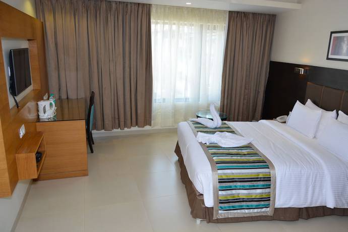 Imagen de la habitación del Hotel Orion Premiere. Foto 16