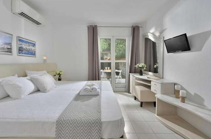 Imagen de la habitación del Hotel Orizon Tagoo Mykonos. Foto 18