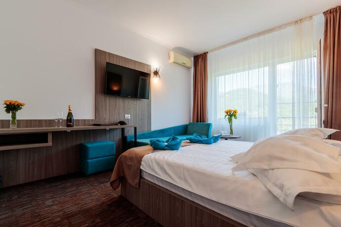 Imagen general del Hotel Orizont, Caciulata. Foto 10