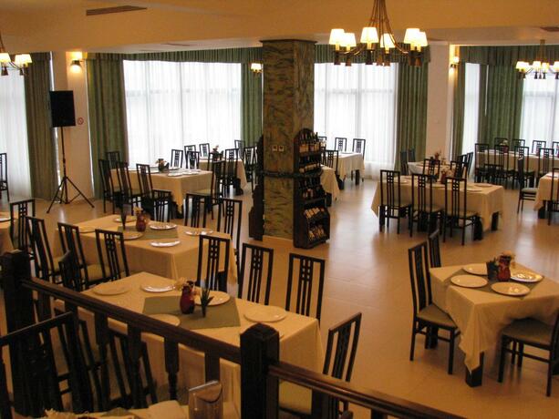 Imagen general del Hotel Orizont, Caciulata. Foto 33