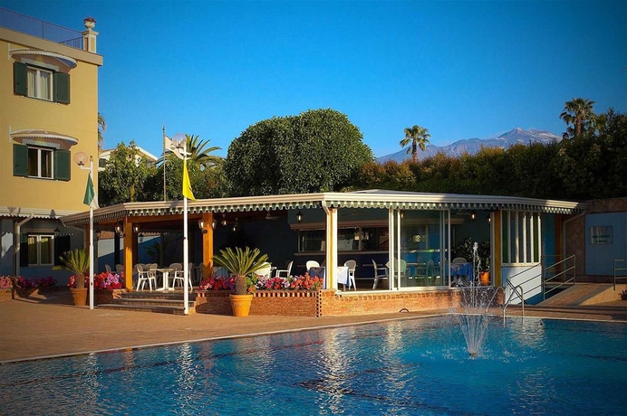 Imagen de la piscina del Hotel Orizzonte, Acireale. Foto 14