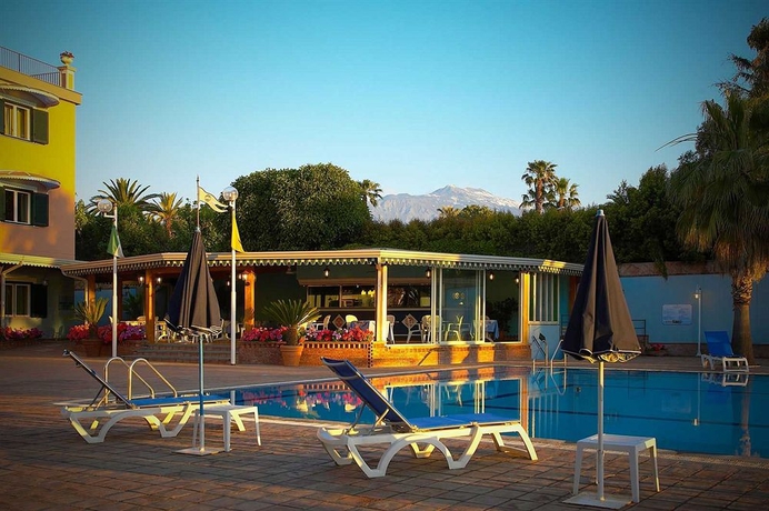Imagen de la piscina del Hotel Orizzonte, Acireale. Foto 16