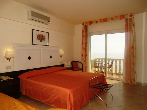 Imagen de la habitación del Hotel Orizzonte, Letojanni. Foto 5