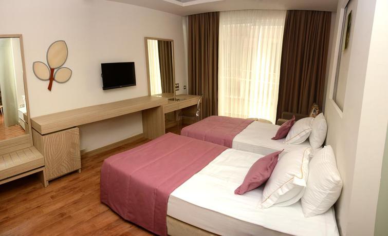 Imagen de la habitación del Hotel Orka Lotus Beach. Foto 5