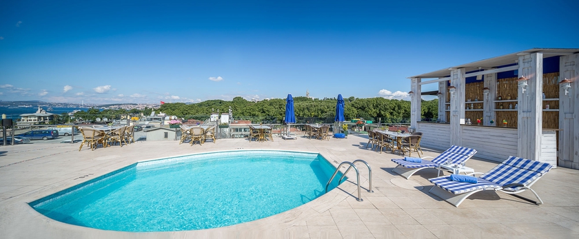 Imagen de la piscina del Hotel Orka Royal and Spa. Foto 15