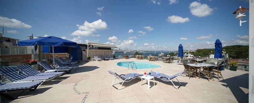 Imagen de la piscina del Hotel Orka Royal and Spa. Foto 16