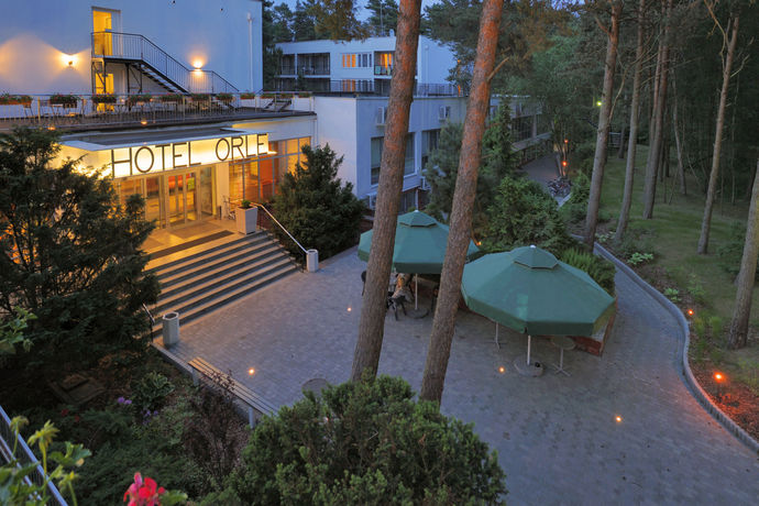 Imagen de los exteriores del Hotel Orle. Foto 11