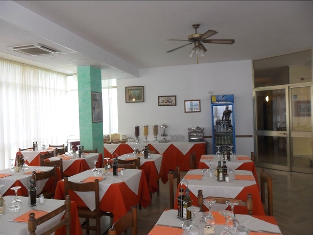 Imagen del bar/restaurante del Hotel Orlov. Foto 4