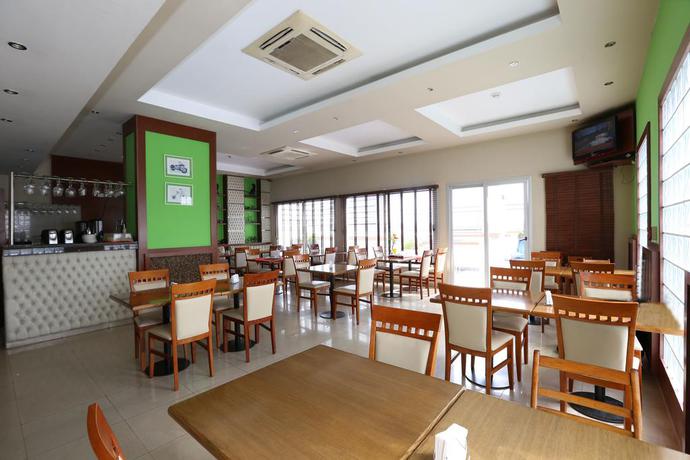 Imagen del bar/restaurante del Hotel Orly. Foto 2