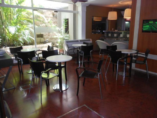 Imagen del bar/restaurante del Hotel Orly. Foto 3