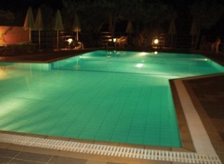 Imagen de la piscina del Hotel Ormos Atalia Aparthotel. Foto 10
