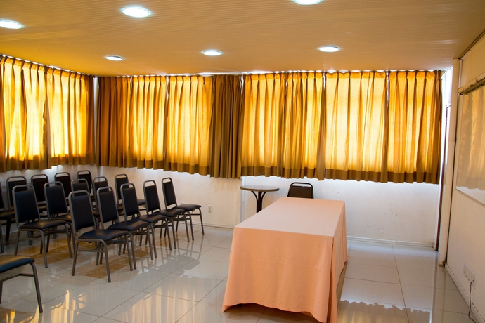 Imagen de los interiores del Hotel Ornatus Palace Hotel. Foto 7