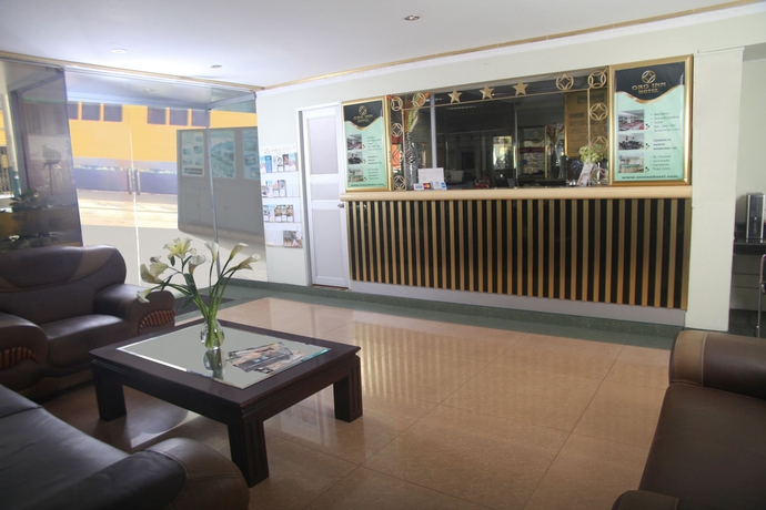 Imagen de los interiores del Hotel Oro Inn. Foto 18