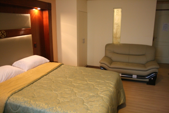 Imagen de la habitación del Hotel Oro Inn. Foto 4