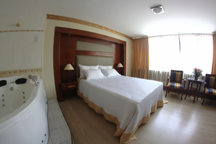 Imagen de la habitación del Hotel Oro Inn. Foto 5
