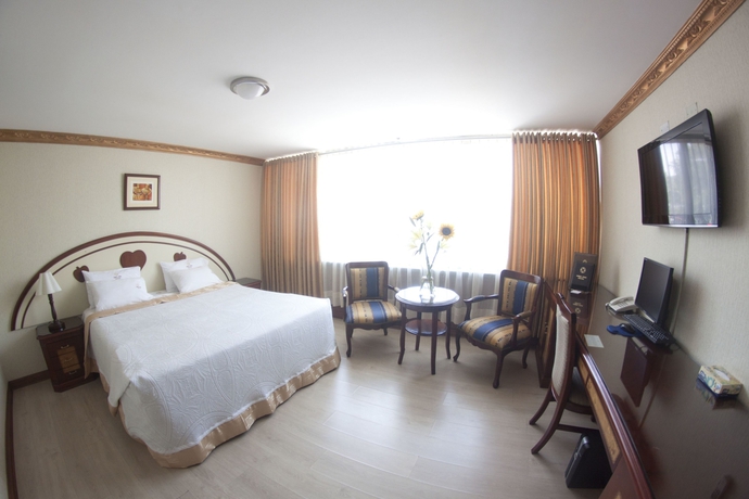 Imagen de la habitación del Hotel Oro Inn. Foto 17
