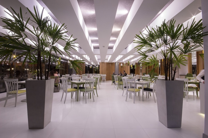 Imagen del bar/restaurante del Hotel Oro Verde Cuenca. Foto 4