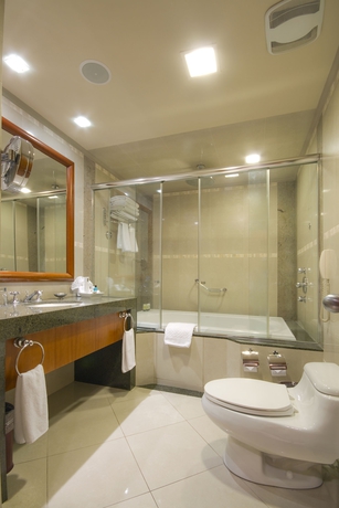 Imagen de la habitación del Hotel Oro Verde Guayaquil. Foto 12