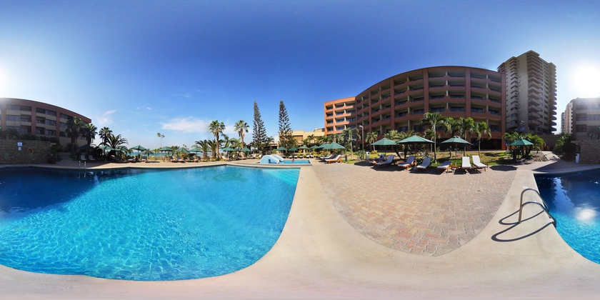 Imagen de la piscina del Hotel Oro Verde Manta. Foto 16