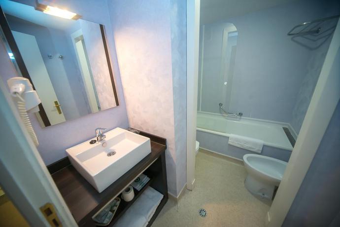 Imagen de los interiores del Hotel Oroel and Spa. Foto 10