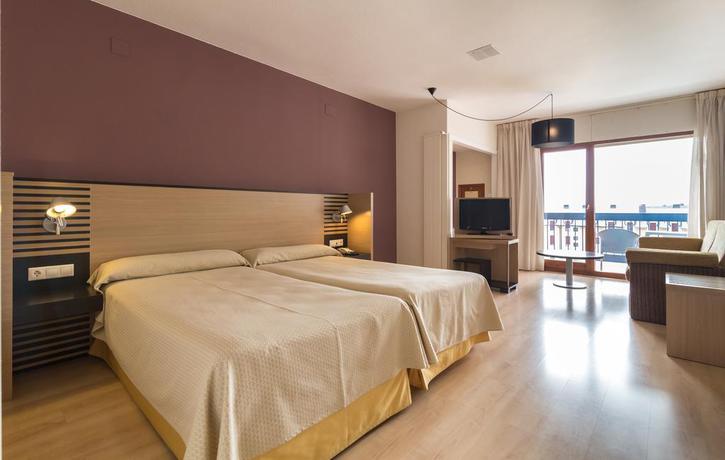 Imagen de la habitación del Hotel Oroel and Spa. Foto 8