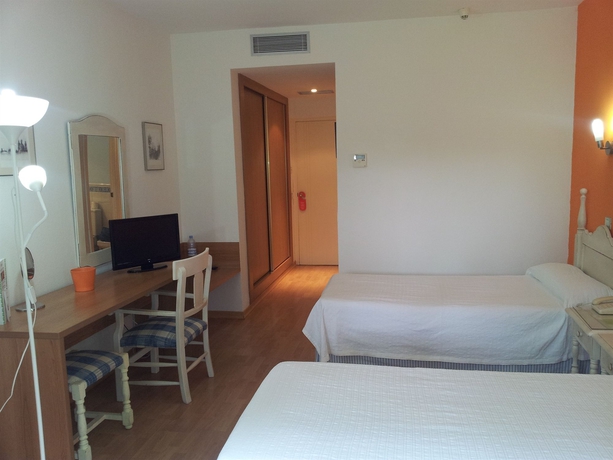 Imagen de la habitación del Hotel Oromana. Foto 8