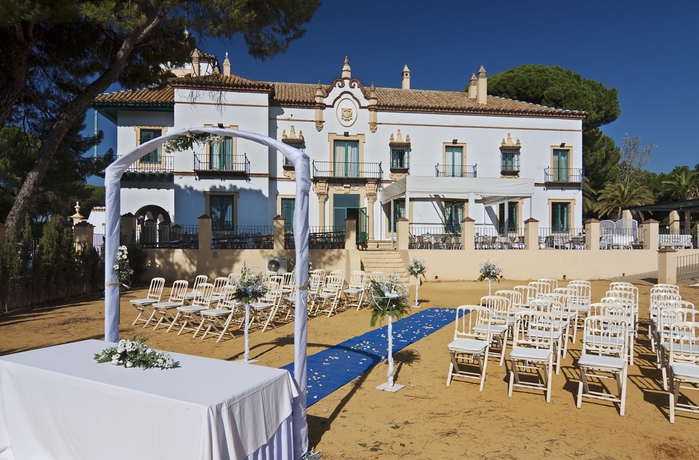 Imagen de los exteriores del Hotel Oromana. Foto 15