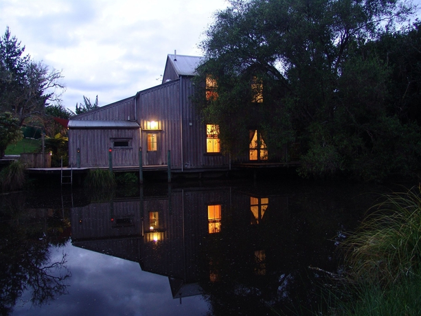 Imagen de los exteriores del Hotel Orongo Bay Homestead. Foto 8