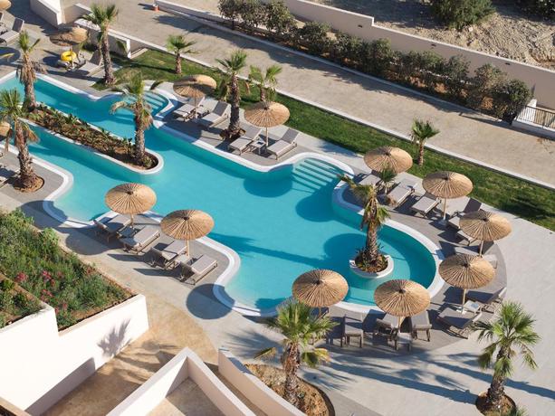 Imagen de la piscina del Hotel Oros Luxury Beach Resort. Foto 10