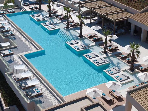 Imagen de la piscina del Hotel Oros Luxury Beach Resort. Foto 11