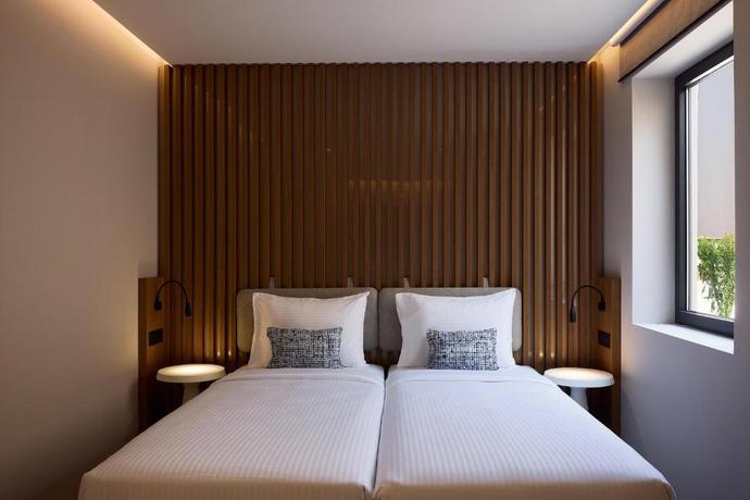 Imagen de la habitación del Hotel Oros Luxury Beach Resort. Foto 4