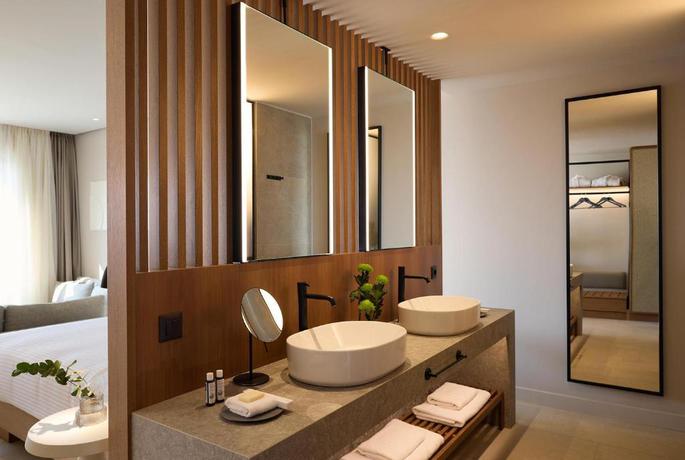 Imagen de la habitación del Hotel Oros Luxury Beach Resort. Foto 6
